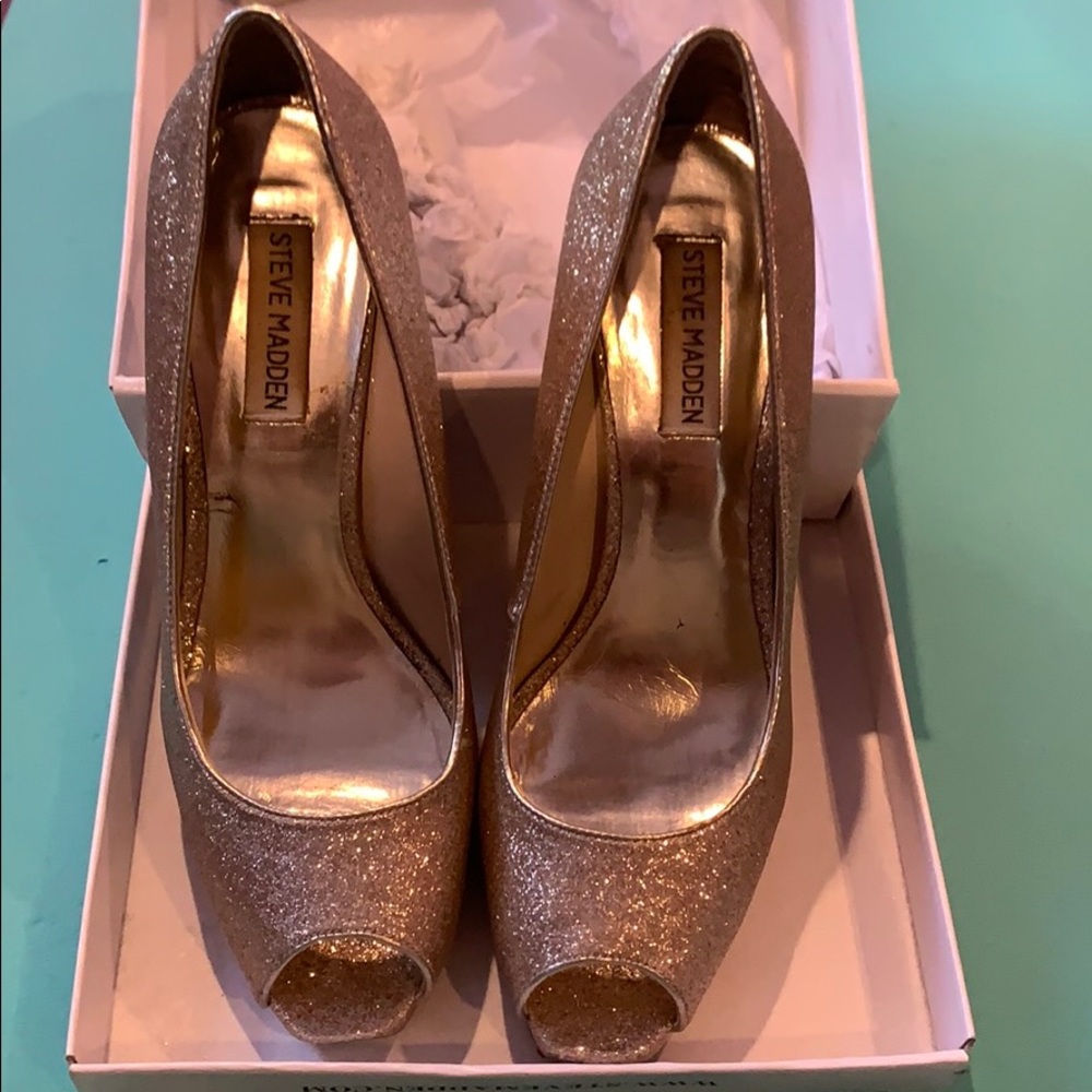 Peeptoe heels